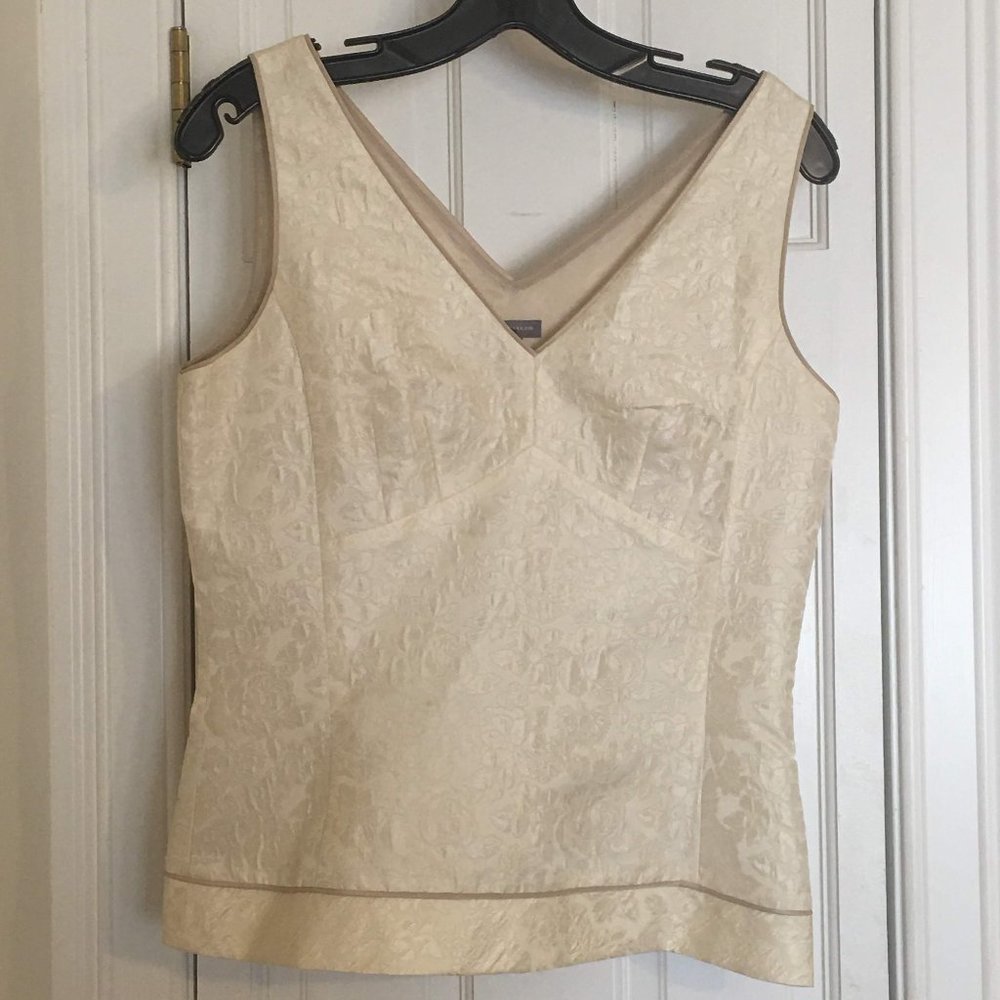 ANN TAYLOR Sleeveless Cream Top Size 6